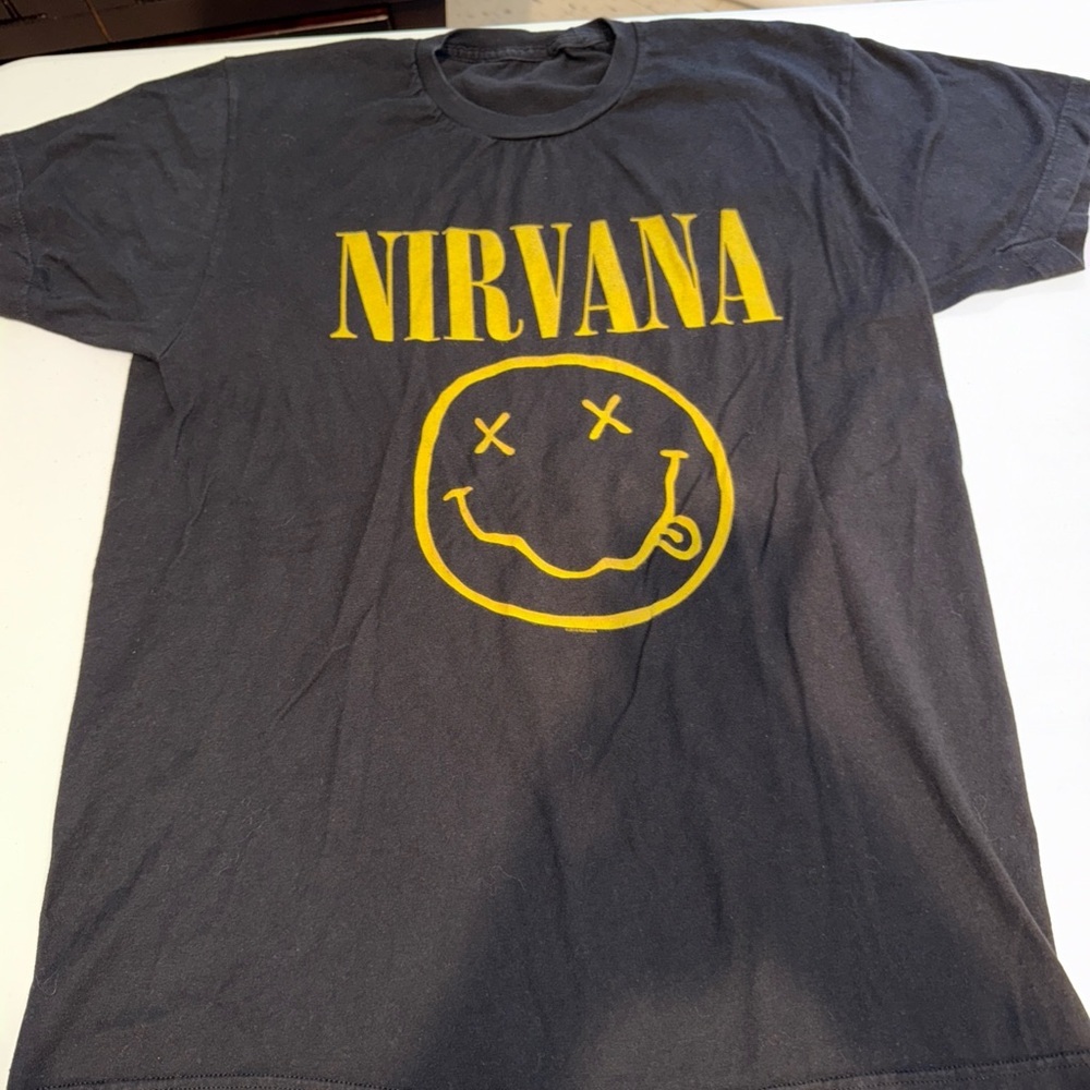 NIRVANA FAUX‎ SMILE T SHIRT 2018 Large